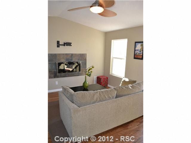 913 E Cucharras St, Colorado Springs, CO 80903