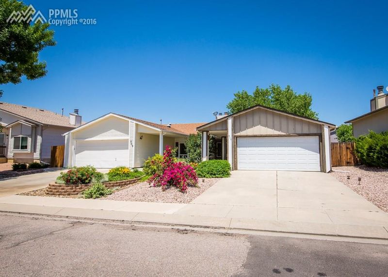 913 Square Dance Ln, Fountain, CO 80817