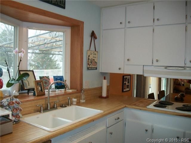 913 Widefield Dr, Colorado Springs, CO 80911