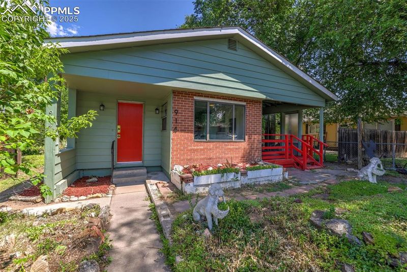914 Carlisle St, Colorado Springs, CO 80907