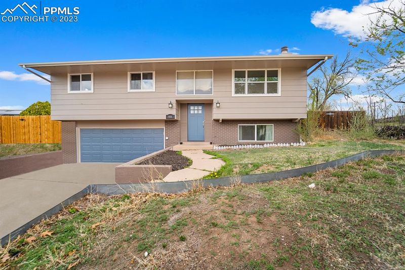 914 Maxwell Ln, Colorado Springs, CO 80909