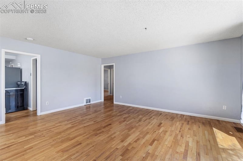 914 Meade Ave, Colorado Springs, CO 80909