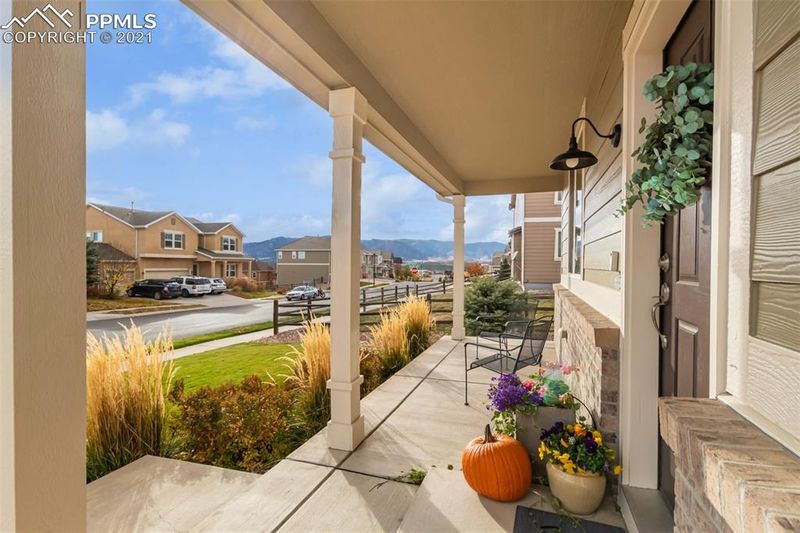 914 Spectrum Loop, Colorado Springs, CO 80921