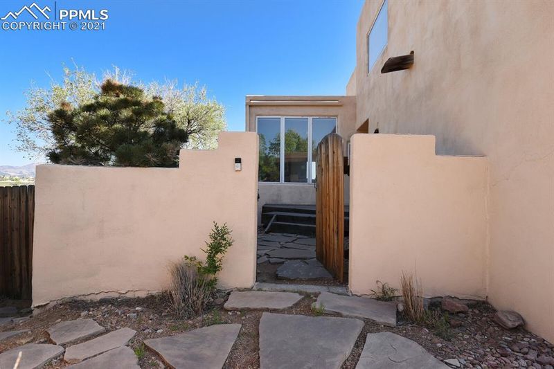 914 Summer Games Dr, Colorado Springs, CO 80905