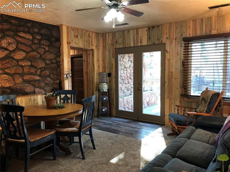 9145 Chipita Park Rd, Cascade, CO 80809