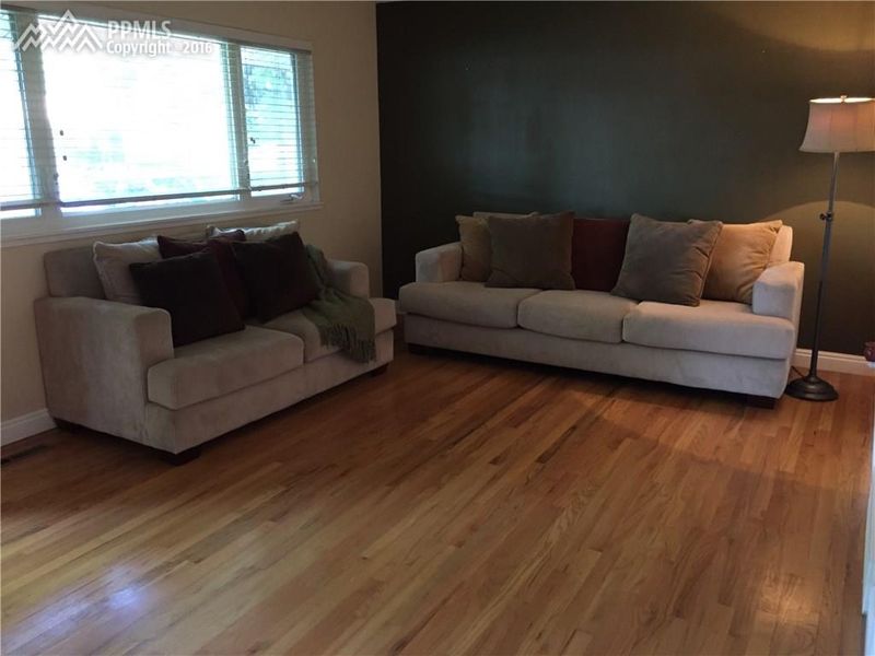 915 Chambers Dr, Colorado Springs, CO 80904