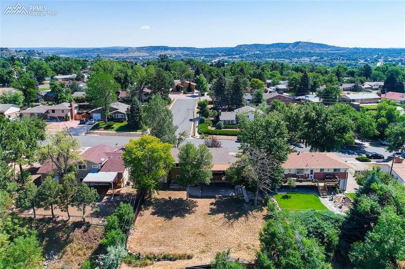 915 Ellston St, Colorado Springs, CO 80907