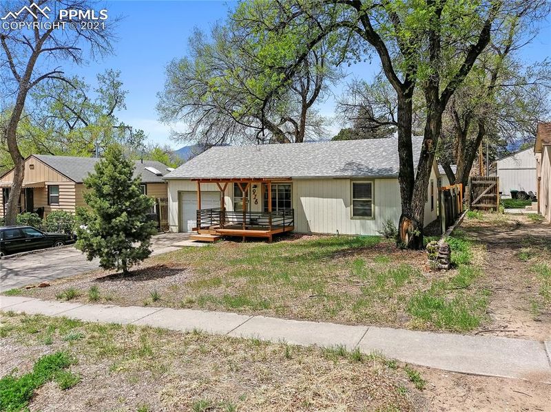 916 Alexander Rd, Colorado Springs, CO 80909