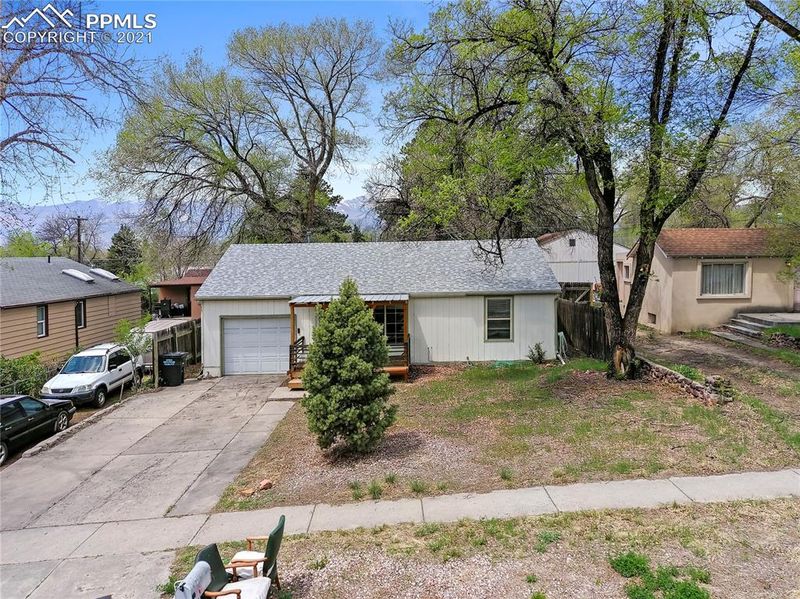 916 Alexander Rd, Colorado Springs, CO 80909