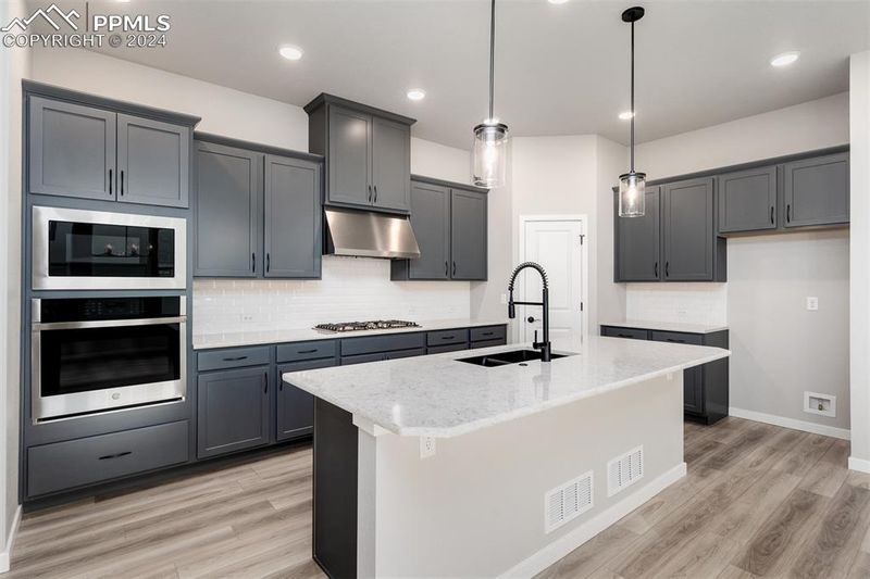 9166 Wolf Valley Dr, Colorado Springs, CO 80924