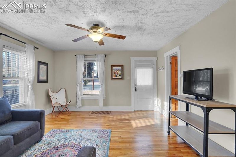 917 E St Vrain St, Colorado Springs, CO 80903