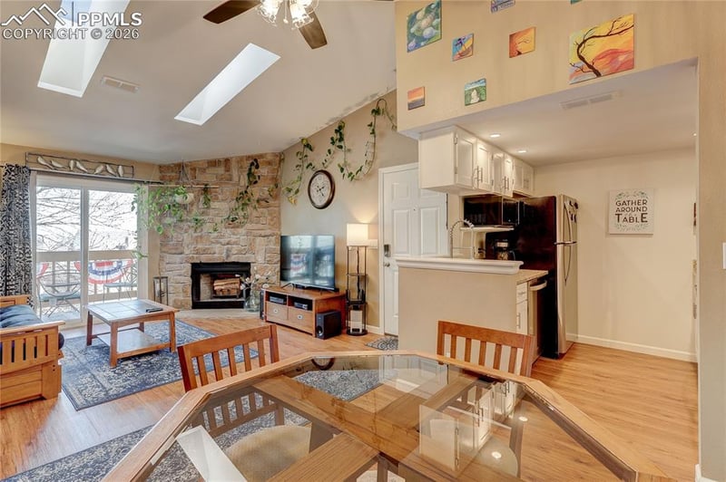 918 Tenderfoot Hill Rd #201, Colorado Springs, CO 80906
