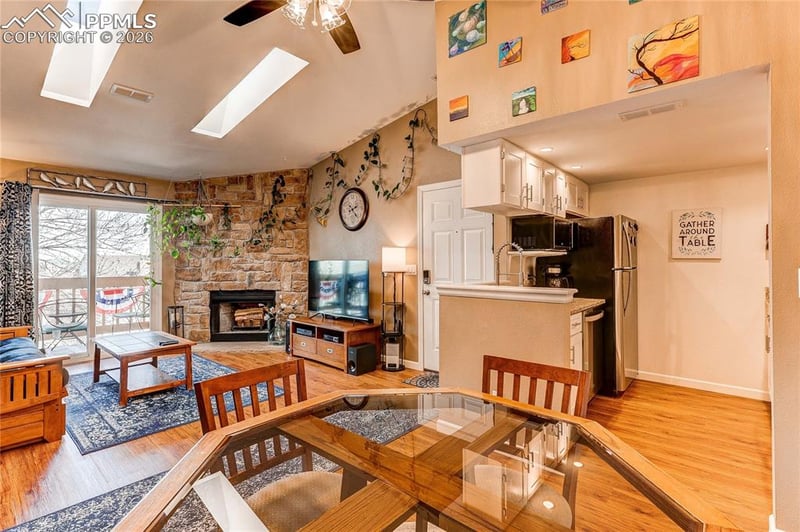 918 Tenderfoot Hill Rd #201, Colorado Springs, CO 80906