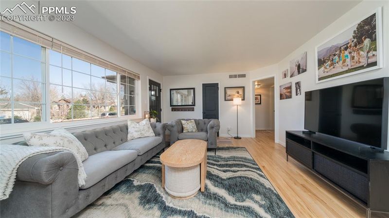919 N Meade Ave, Colorado Springs, CO 80909