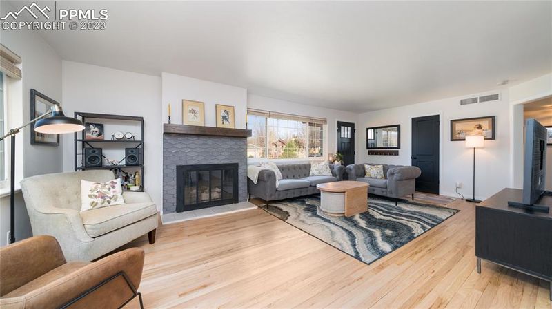 919 N Meade Ave, Colorado Springs, CO 80909