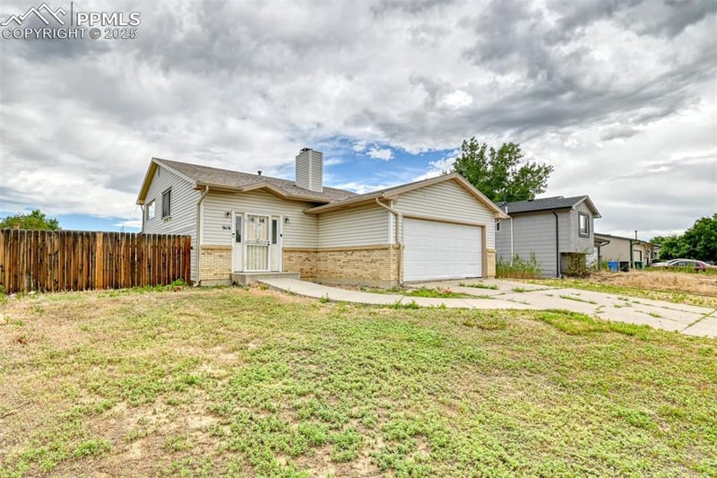 919 Rancher Dr, Fountain, CO 80817