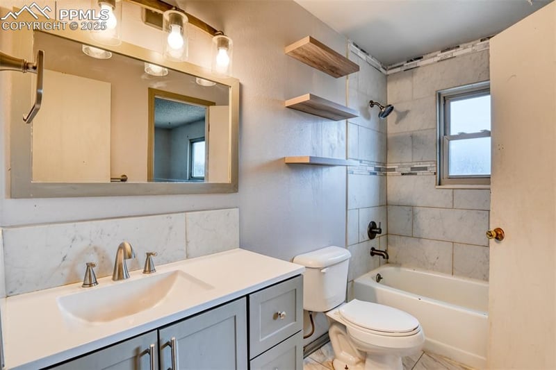 919 Rancher Dr, Fountain, CO 80817