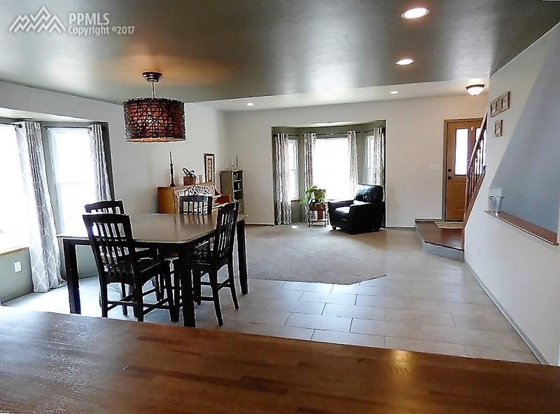 920 Carlson Dr, Colorado Springs, CO 80919
