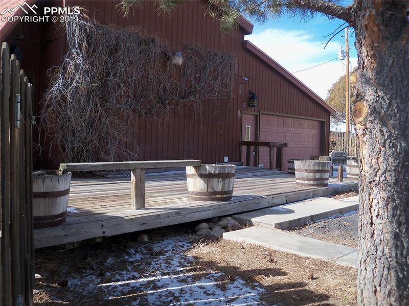 921 D Ave, Limon, CO 80828