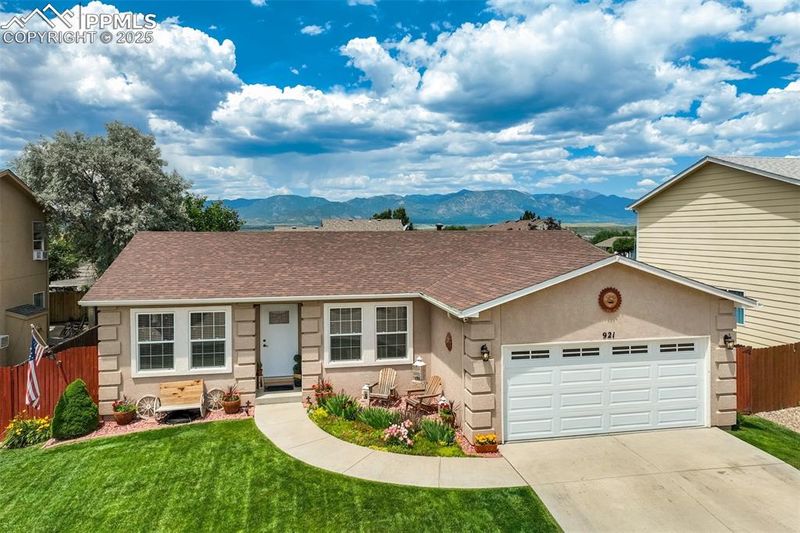 921 Lake Ave, Fountain, CO 80817