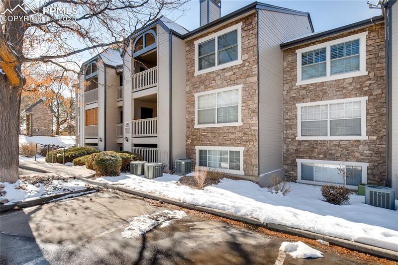 9212 E Arbor Cir #J, Englewood, CO 80111