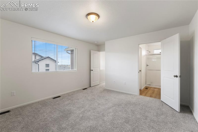 9212 Twin Sisters Dr, Colorado Springs, CO 80927