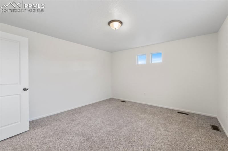 9212 Twin Sisters Dr, Colorado Springs, CO 80927