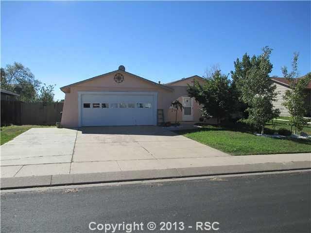 922 S Candlestar Loop, Fountain, CO 80817