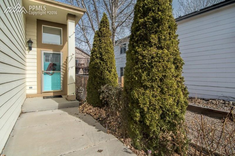 9220 Granger Ln, Colorado Springs, CO 80923