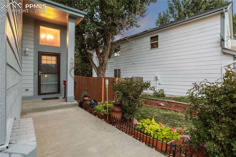 9220 Granger Ln, Colorado Springs, CO 80925