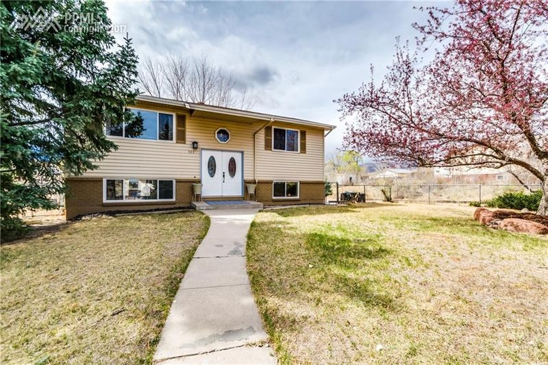 923 W Jefferson St, Colorado Springs, CO 80907