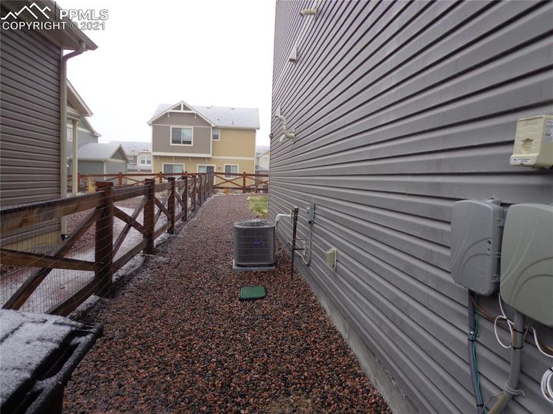 9237 Pacific Crest Dr, Colorado Springs, CO 80927
