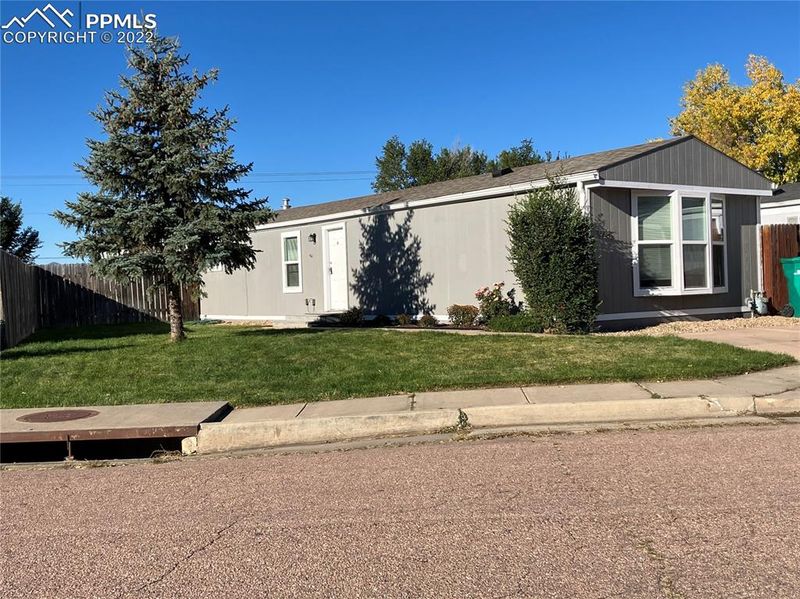 925 Desert Cir, Fountain, CO 80817