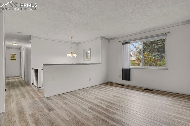 925 Drury Ln, Colorado Springs, CO 80911