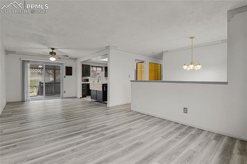 925 Drury Ln, Colorado Springs, CO 80911