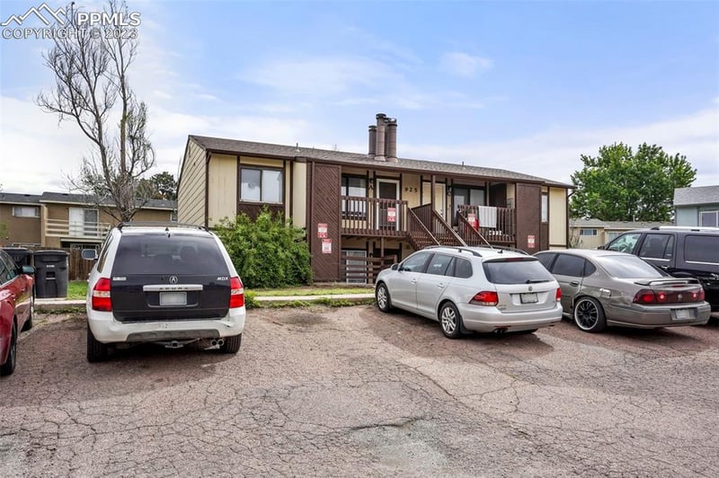 925 Hathaway Dr, Colorado Springs, CO 80915