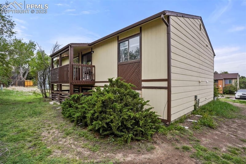 925 Hathaway Dr, Colorado Springs, CO 80915