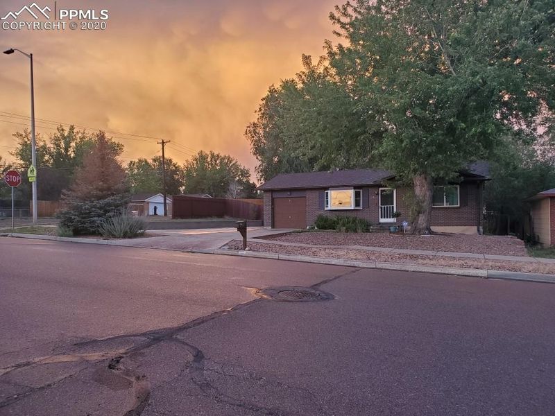 925 Holmes Dr, Colorado Springs, CO 80909