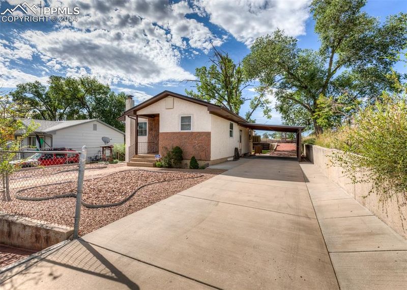 925 W Monroe St, Colorado Springs, CO 80907