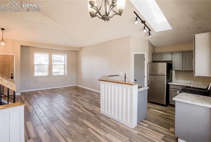 925 Tammany Dr, Colorado Springs, CO 80916