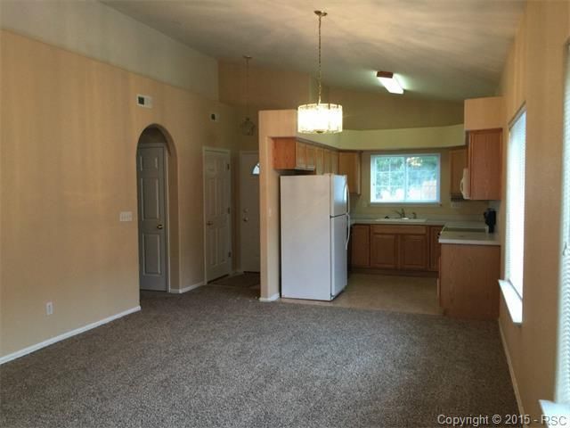926 Cedarcrest Dr, Pueblo, CO 81005