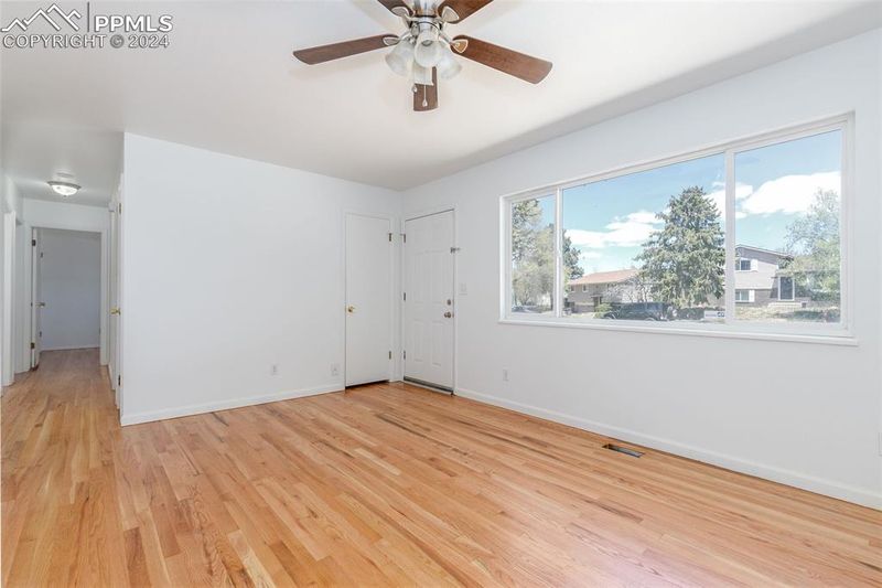 926 Potter Dr, Colorado Springs, CO 80909