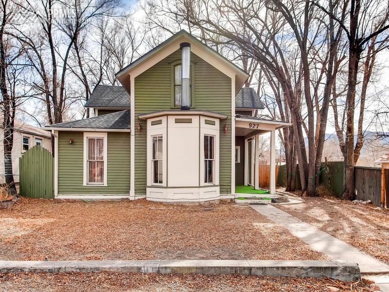 927 E Cimarron St, Colorado Springs, CO 80903