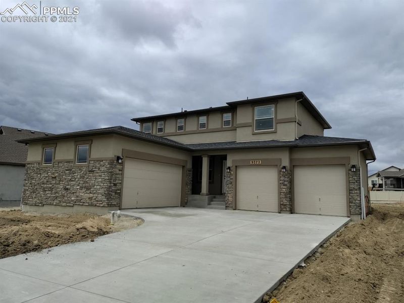 9272 Beaver Brook Dr, Colorado Springs, CO 80908
