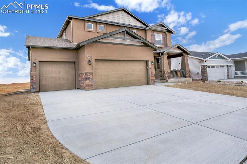 9273 Beaver Brook Dr, Colorado Springs, CO 80908