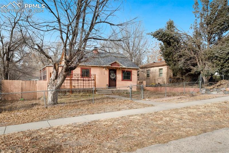 928 Alexander Rd, Colorado Springs, CO 80909
