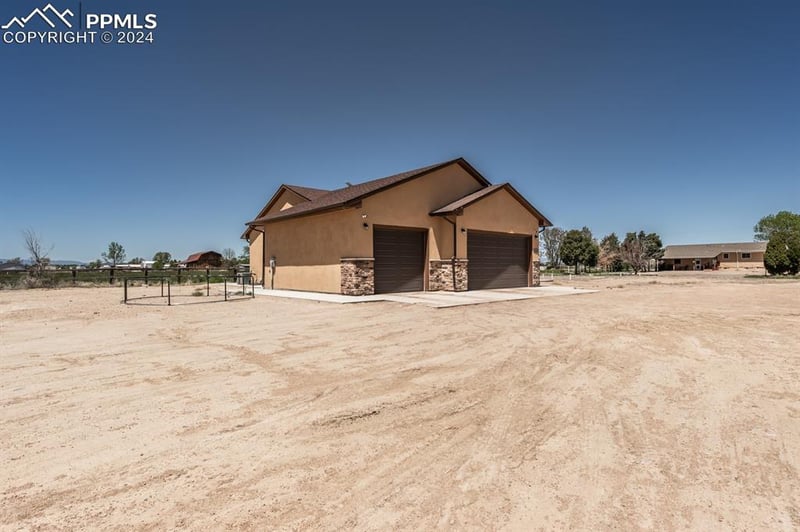 929 27th Ln, Pueblo, CO 81006