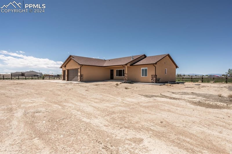 929 27th Ln, Pueblo, CO 81006
