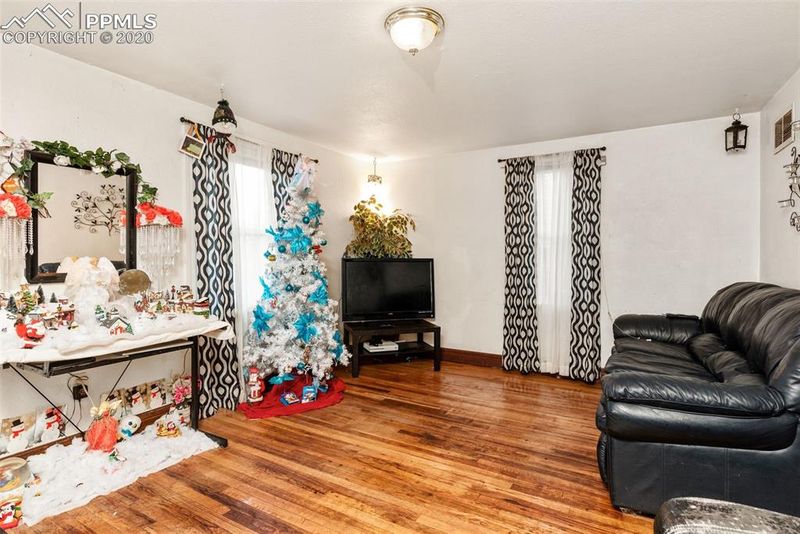 929-931 E Cimarron St, Colorado Springs, CO 80903