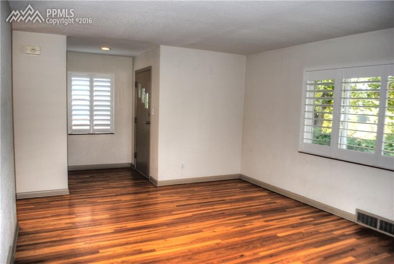 929 N Meade Ave, Colorado Springs, CO 80909